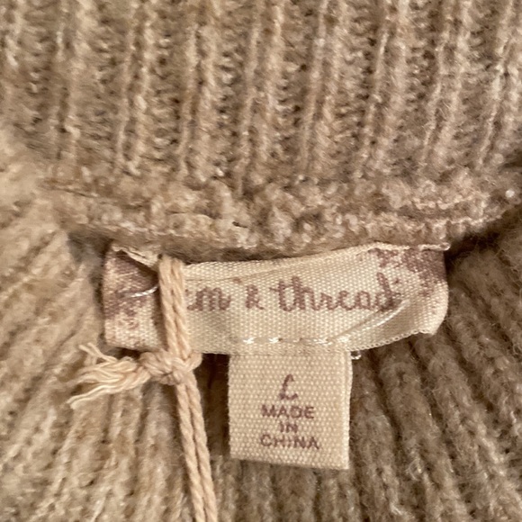 Hem & Thread Sweater - Picture 3 of 7